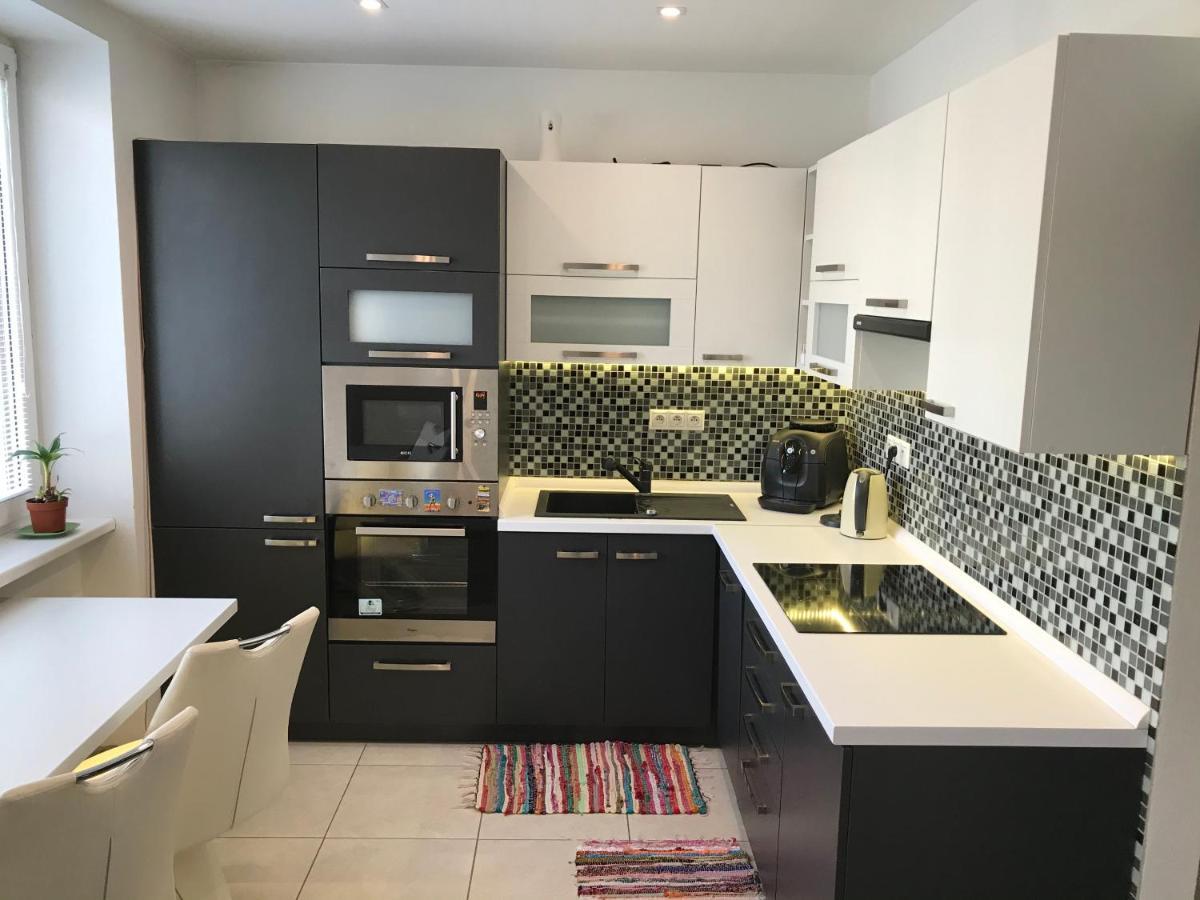 Apartman V Uplnom Centre Вранов-над-Топлёу Экстерьер фото