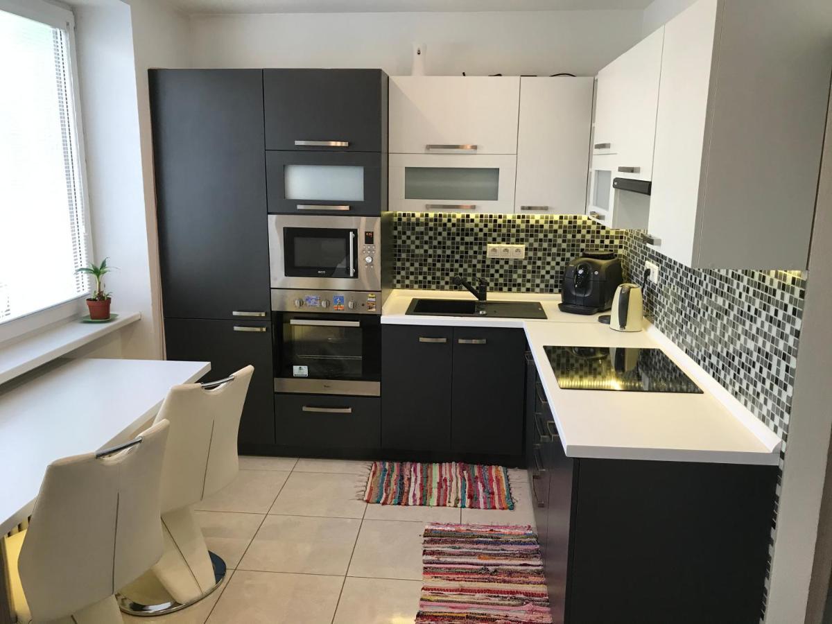 Apartman V Uplnom Centre Вранов-над-Топлёу Экстерьер фото