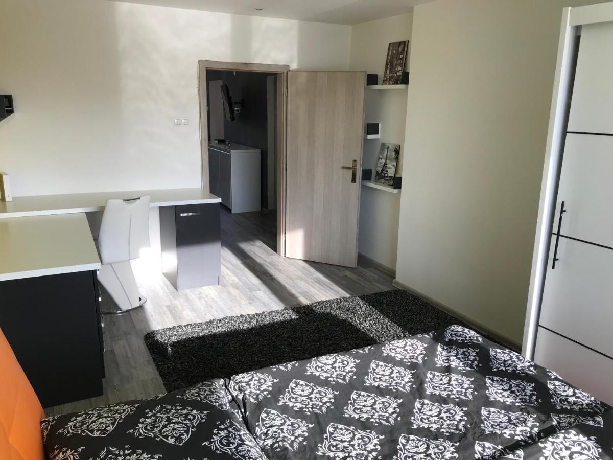 Apartman V Uplnom Centre Вранов-над-Топлёу Экстерьер фото